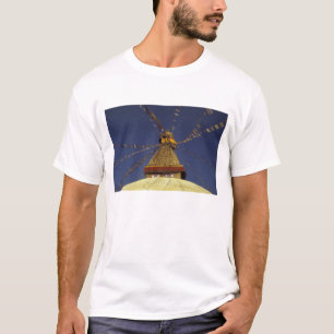 Camiseta Nepal, Katmandú. Bajo banderas de oración, vigilan