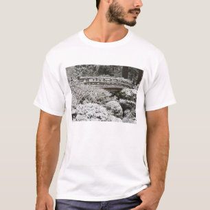 Camiseta Nevada en el jardín japonés de Portland,