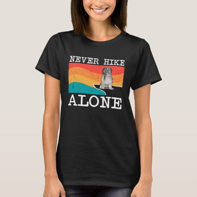 Camiseta Never Hike Alone Pyrenean Shepherd Graphic Hiking (Anverso)