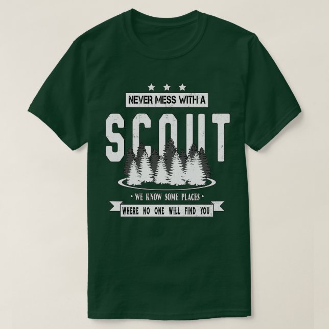 Camiseta Never Mess With A Scout Nature Hiking (Diseño del anverso)