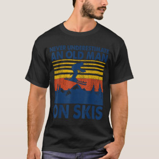 Camiseta Never Underestimate An Old Man On Skis Funny Winte