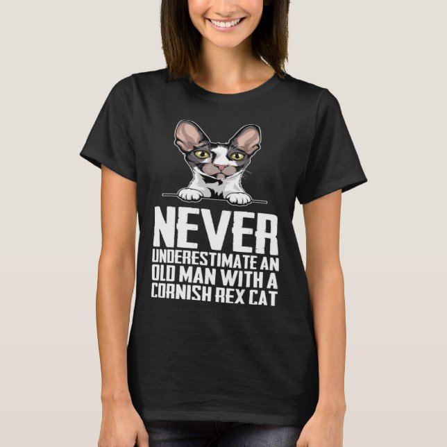 Camiseta Never underestimate an old man with a cornish rex  (Anverso)