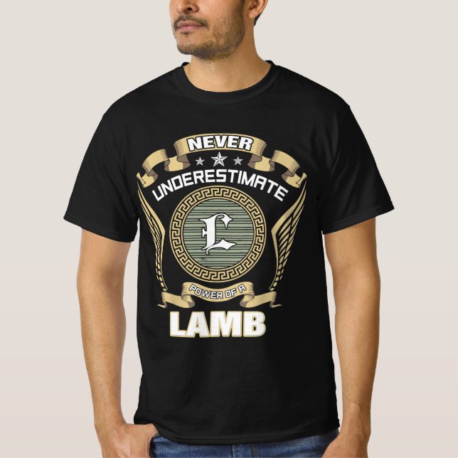 CAMISETA NEVER_UNDERESTIMATE_POWER_OF_A_LAMB (Anverso)
