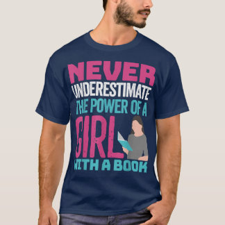 Camiseta Never Underestimate The Power Of A Girl With A Boo