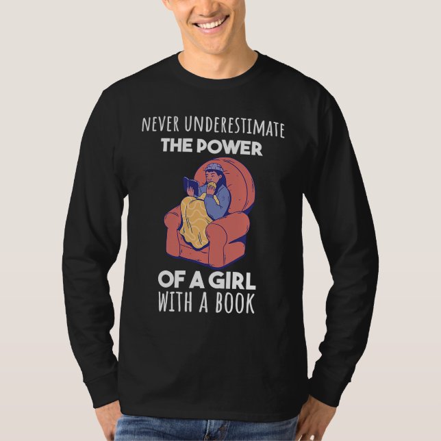 Camiseta Never underestimate the power of a girl witha book (Anverso)