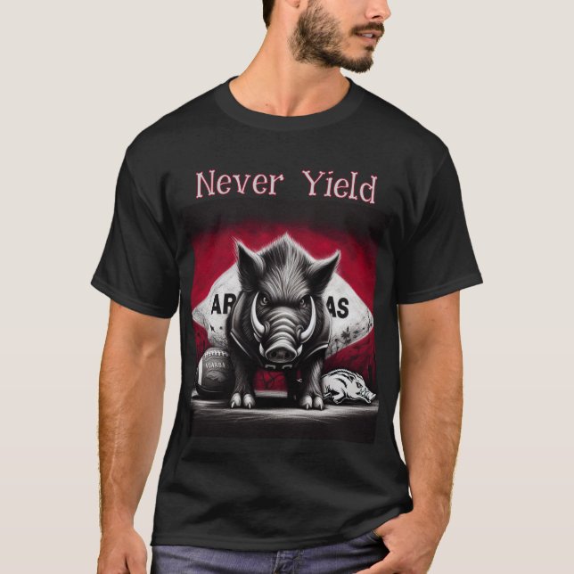 Camiseta Never Yield Razorbacks (Anverso)