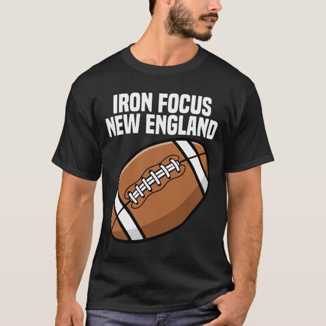 CAMISETA NEW ENGLAND IRON FOCUS - NEW ENGLAND FOOTBALL (Anverso)