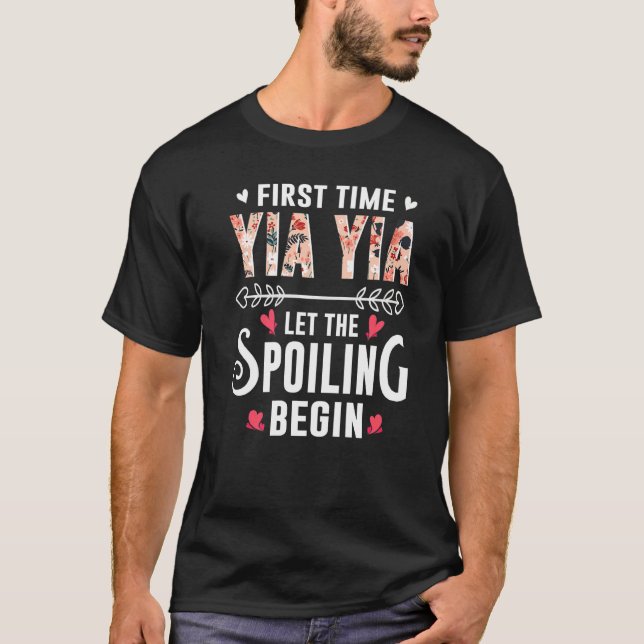 Camiseta New Grandma First Time Yia Yia Let The Spoiling Be (Anverso)