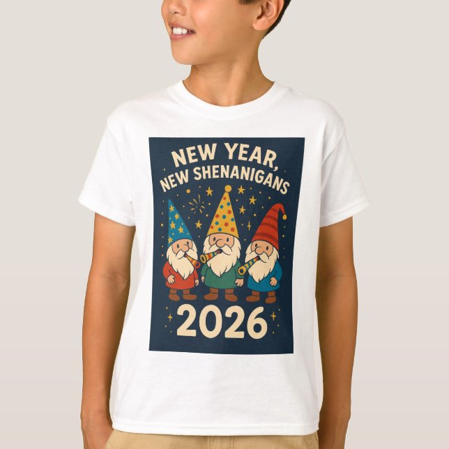 Camiseta New Year, New Shenanigans 2026 Gnome Party Tee (Anverso)