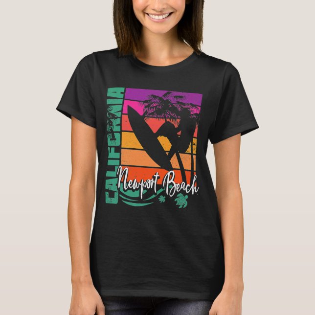 Camiseta Newport Beach California Retro Sunset Beach Surfer (Anverso)