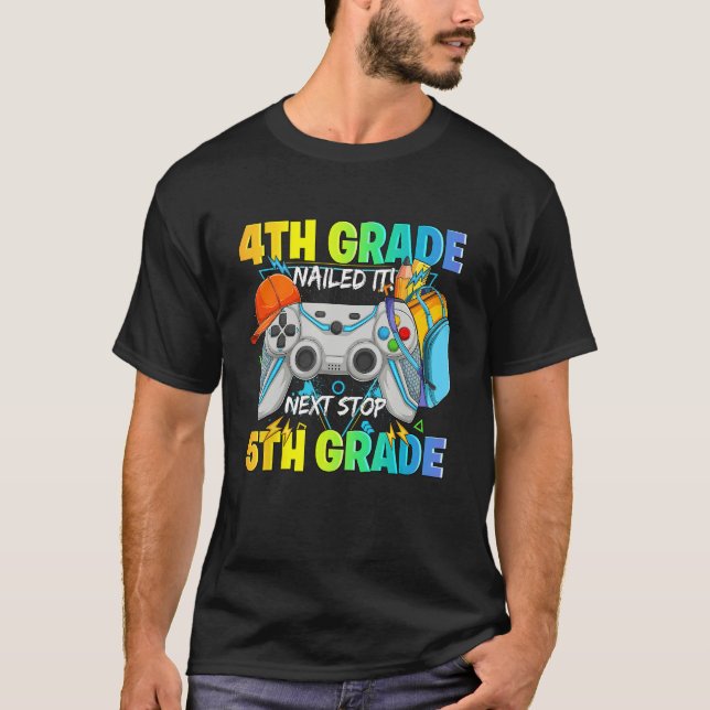 Camiseta Next stop 5th grade 4th grade nailed it Graduate V (Anverso)