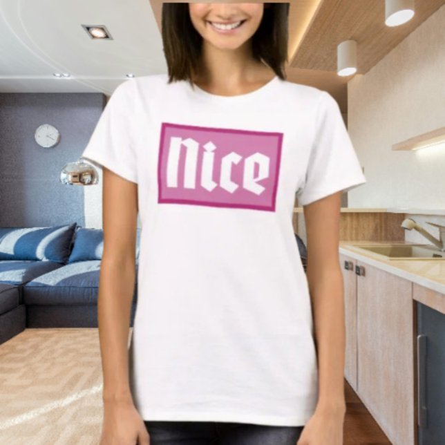 Camiseta Nice Pink Box Typography Shirt (Subido por el creador)