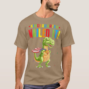 Camiseta Niegan a kindergarten a graduado de tetería de din