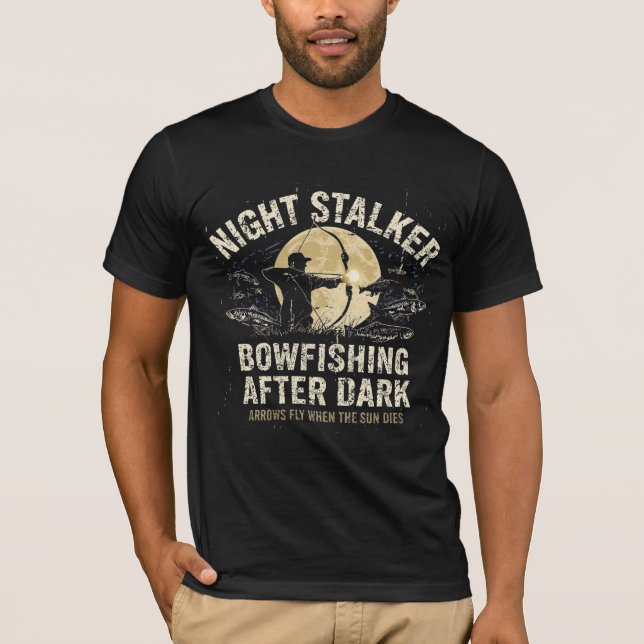 Camiseta Night Stalker Bowfishing After Dark Moon Silhouett (Anverso)