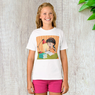 Camiseta Niña estudiando en escritorio haciendo tareas