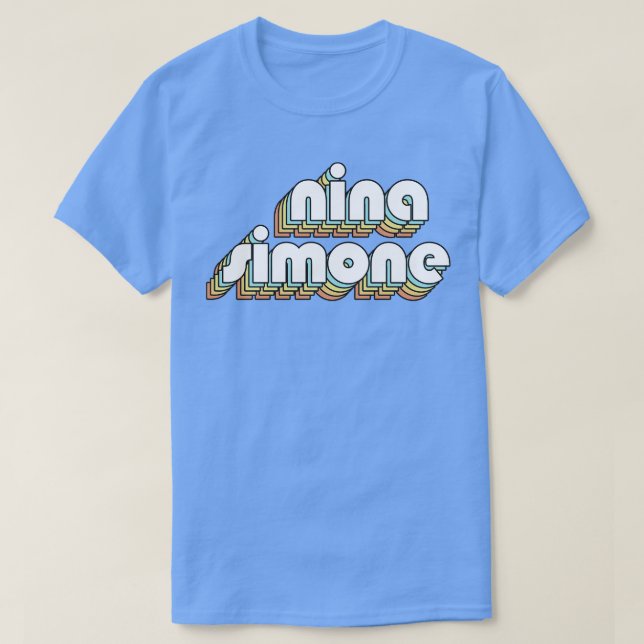 Camiseta Nina Simone Retro Rainbow Typography Style (Diseño del anverso)