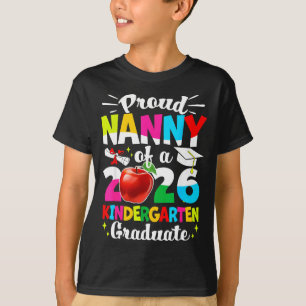 Camiseta Niñera orgullosa de una clase de graduados de 2026