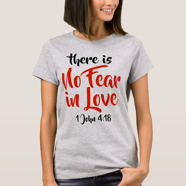 Camiseta Ningún miedo en cristiano para mujer del 4:18 de (Anverso)