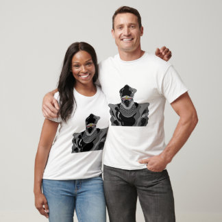 Camiseta Ninja con atuendo negro.