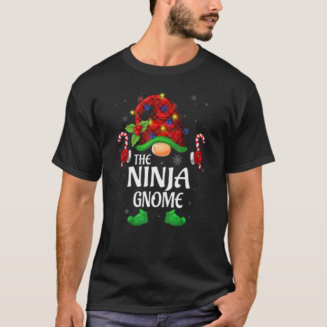 Camiseta Ninja Gnome Buffalo Red Plaid Mating Family Chris (Anverso)