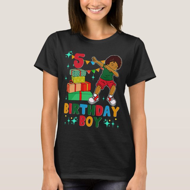 Camiseta Niño afroamericano de cumpleaños 5.º niño de B (Anverso)