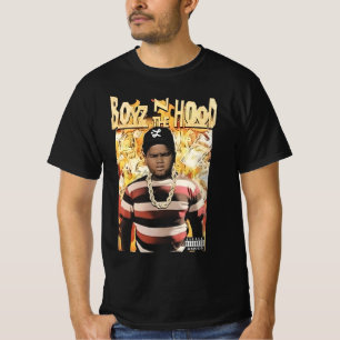 Camiseta niño blanco en el capó