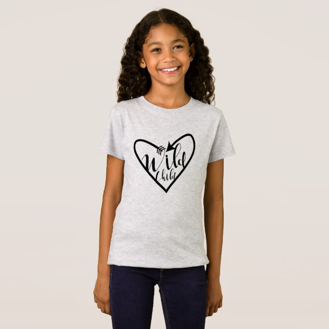 Camiseta Niño Salvaje Script Corazón de Flecha Boho Chic (Anverso completo)