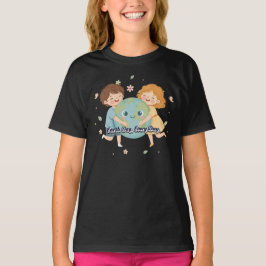 Camiseta Niños Adorables Abrazando la Tierra - Día de la Ti