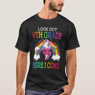 Camiseta Niños Cuidado Sexto Grado Aquí Vengo Unicornio Mon