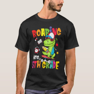 Camiseta Niños de quinto grado de dinosaurios de vuelta a c