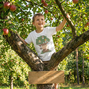 Camiseta Niños divertidos jugando en el árbol de Apple