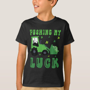 Camiseta Niños empujando mi suerte Tractor St Patricks Day 