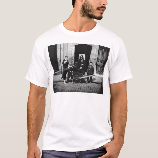 Camiseta Niños en tugurios de Londres (Anverso)