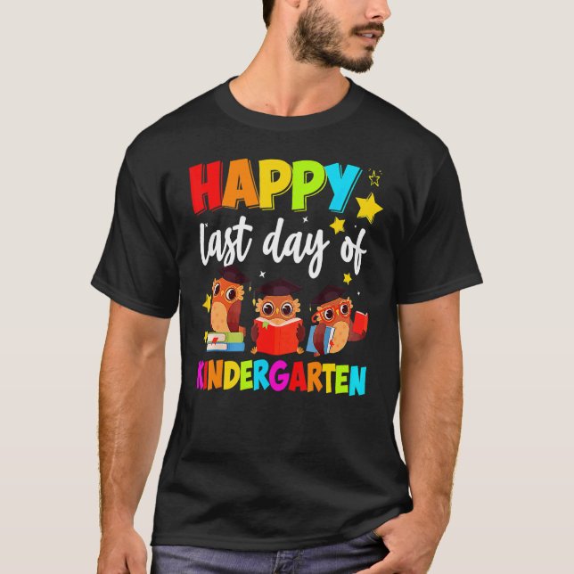 Camiseta Niños Felices El Último Día Del Profesor De Kinder (Anverso)
