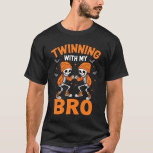 Camiseta Niños gemelos que ganan la fiesta de Halloween mej