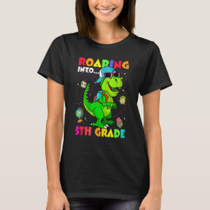 Camiseta Niños lanzados a un dinosaurio de 5º grado de vuel