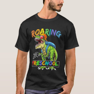 Camiseta Niños lanzando mochila de dinosaurios preescolares