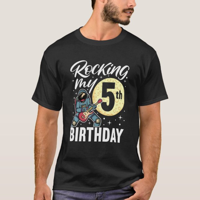 Camiseta Niños que rompen mi quinto cumpleaños al ataque de (Anverso)