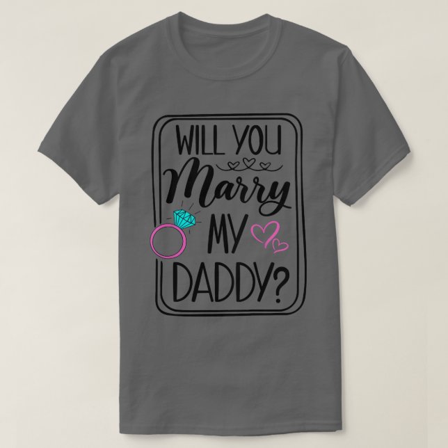 Camiseta Niños Se Casarán Con Mi Papá Comprometido Mamá Pap (Diseño del anverso)