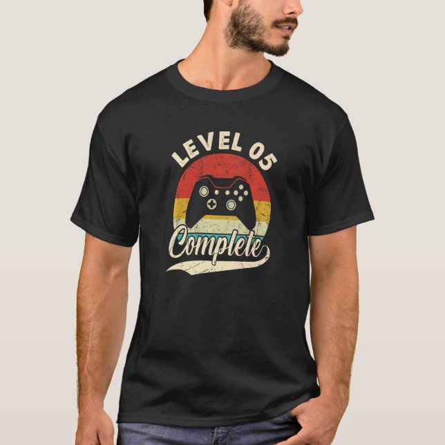 Camiseta Nivel 5 Complete el 5º Aniversario Boda de su H (Anverso)