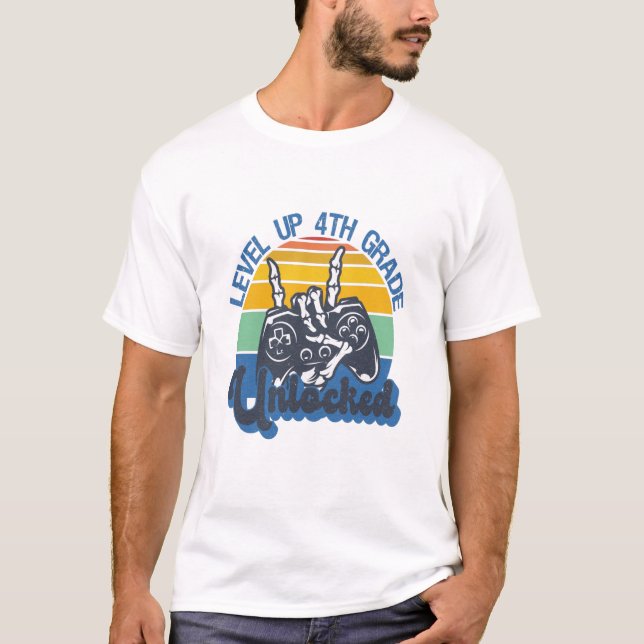 Camiseta Nivel de 4º Grado Desbloqueados Jugando De Nuevo A (Anverso)
