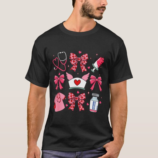 Camiseta Nk Valentine Nurse Coquette Bow Cuds Favorite  (Anverso)