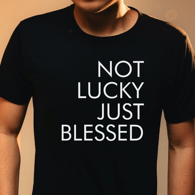 Camiseta No es afortunado solamente bendijo al cristiano de (Not Lucky Just Blessed St. Patrick's Christian T-Shirt)
