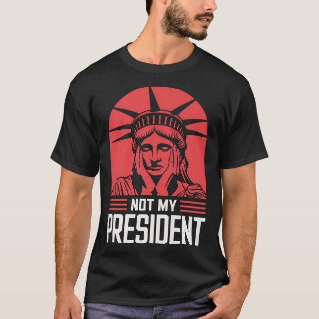 Camiseta No es mi presidente quien destituya a Trump (Anverso)