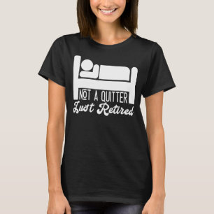 Camiseta No es sólo un retiro feliz de regalos de retiro