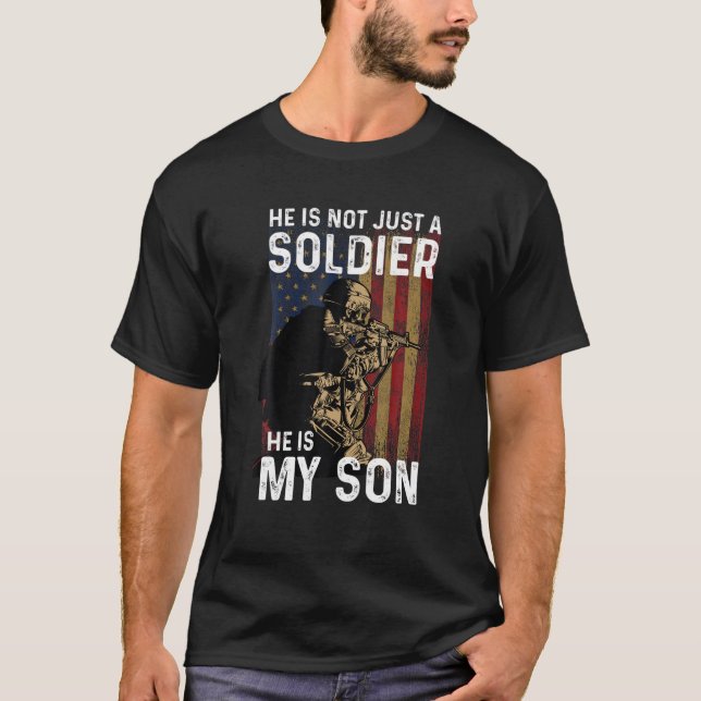 Camiseta No Es Sólo Un Soldado, Es Mi Hijo El Sol Militar (Anverso)