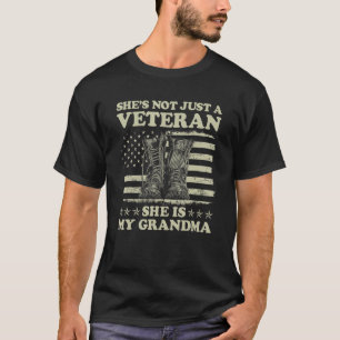 Camiseta No es sólo una veterana, es mi abuela veterana
