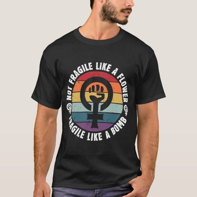 Camiseta No frágil como flor como bomba Ruth Bader Fem (Anverso)