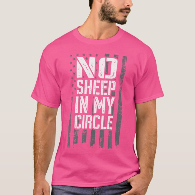 Camiseta No Hay Oveja En Mi Círculo Los Lobos De La Bandera (Anverso)