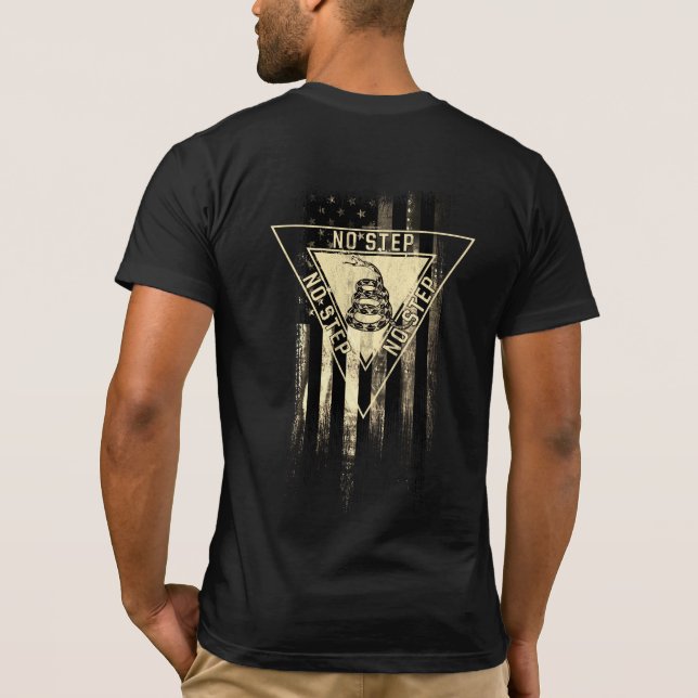 CAMISETA NO HAY PASO EN LA BANDERA ESTADOUNIDENSE (Reverso)